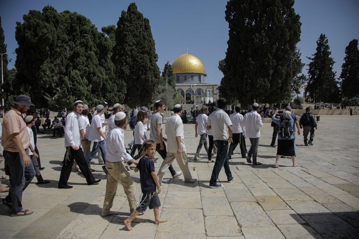 Jewish settlers barge into Al-Aqsa mosque again