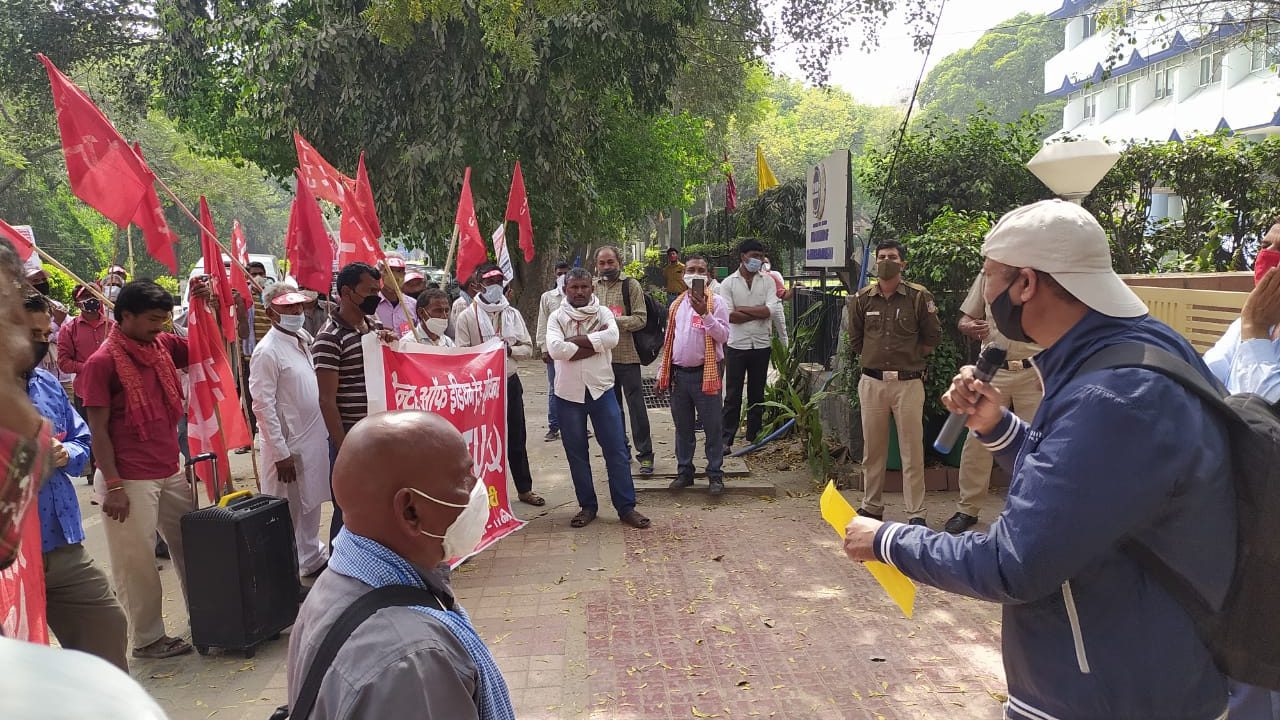 India’s Central Warehousing Corporation workers protest demanding reinstatement
