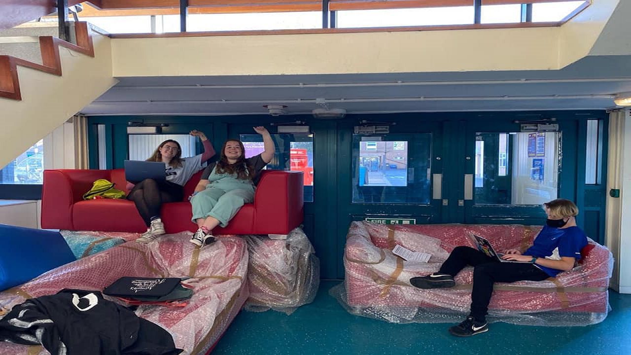 University of Manchester students stage occupation of campus against insensitivity of authorities