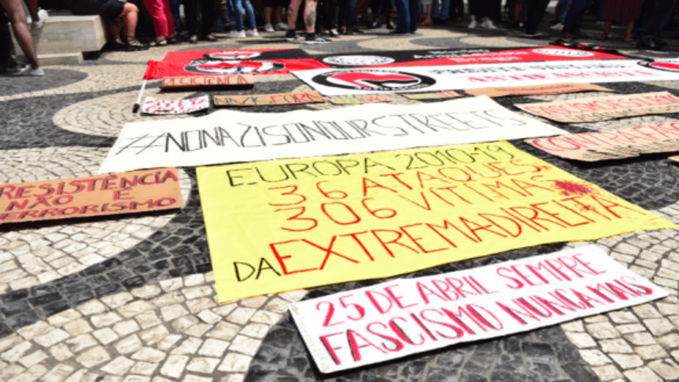 Hundreds march in Lisbon against neo-nazi event