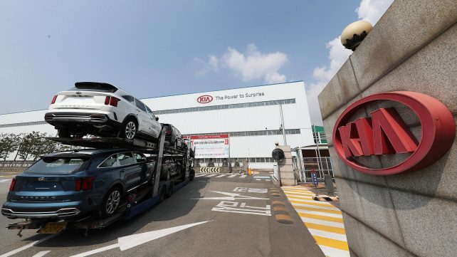 South Korean auto workers set to intensify strike action