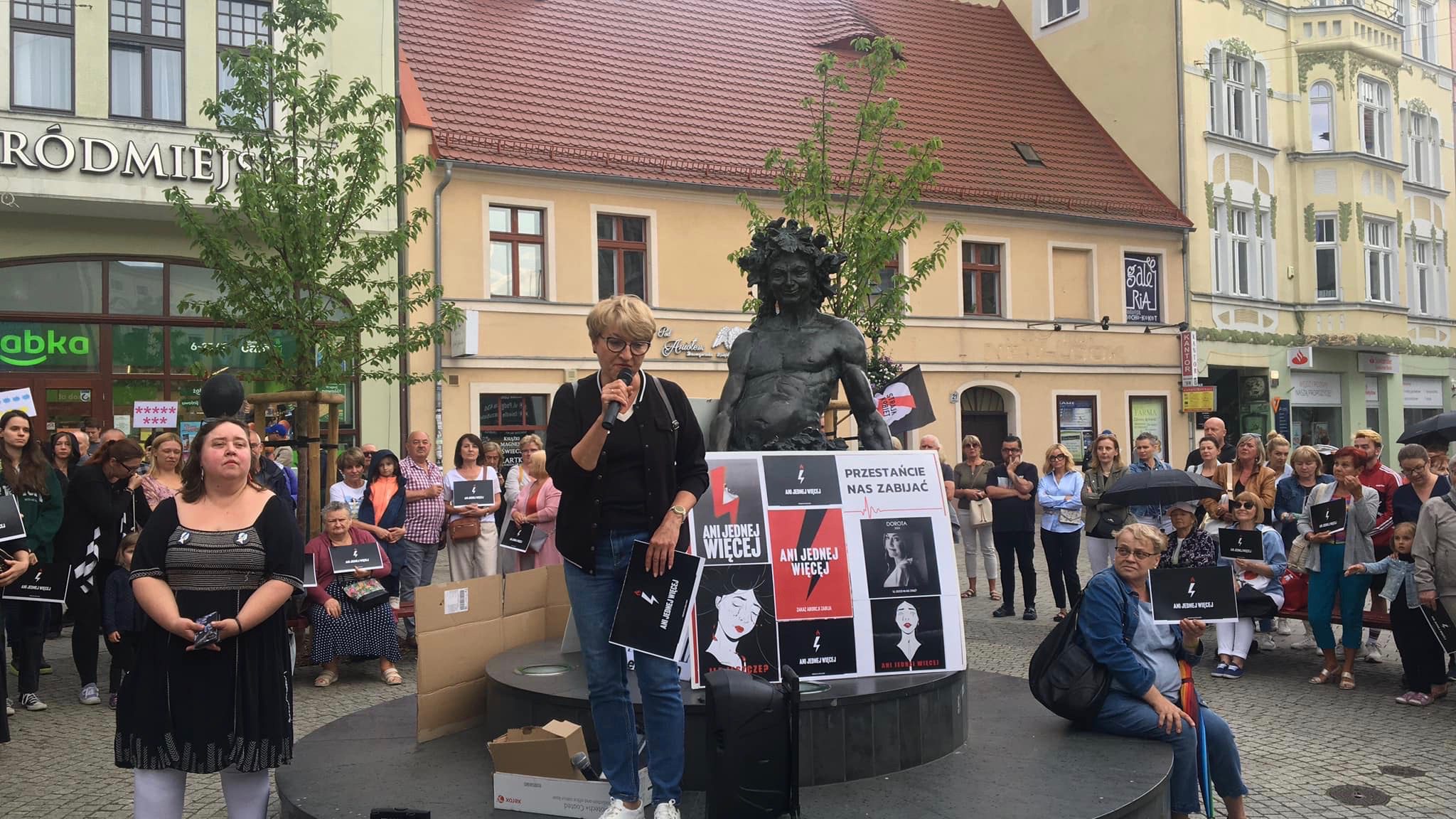 15-06 Anti-abortion Law - Poland