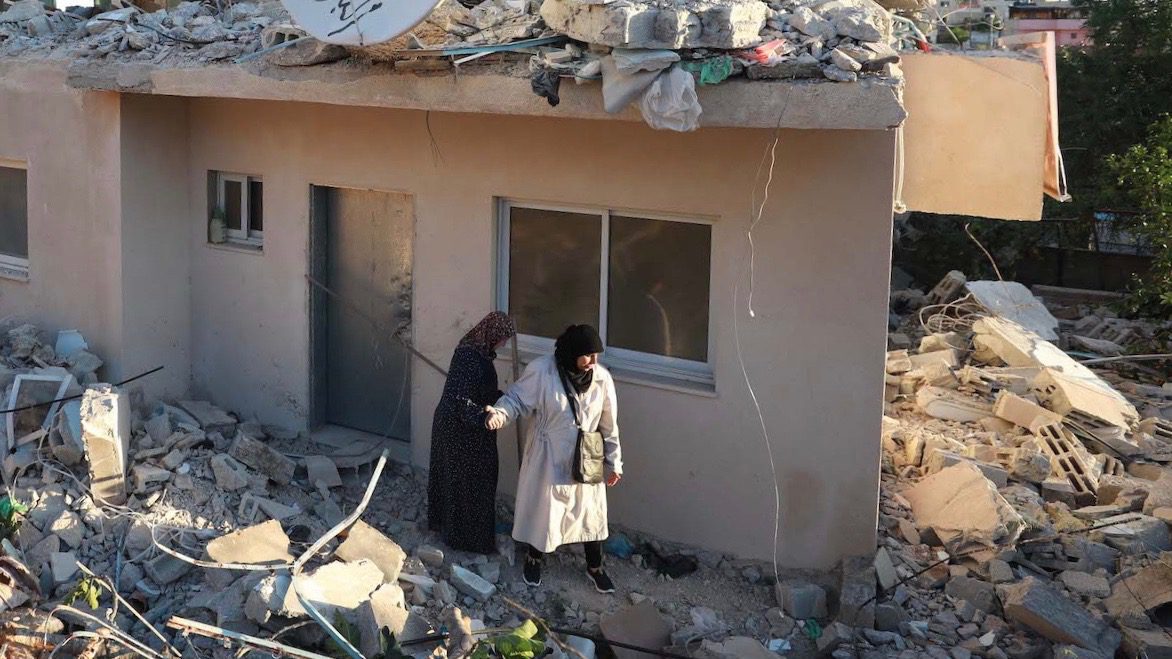 Israel demolishes Palestinian homes