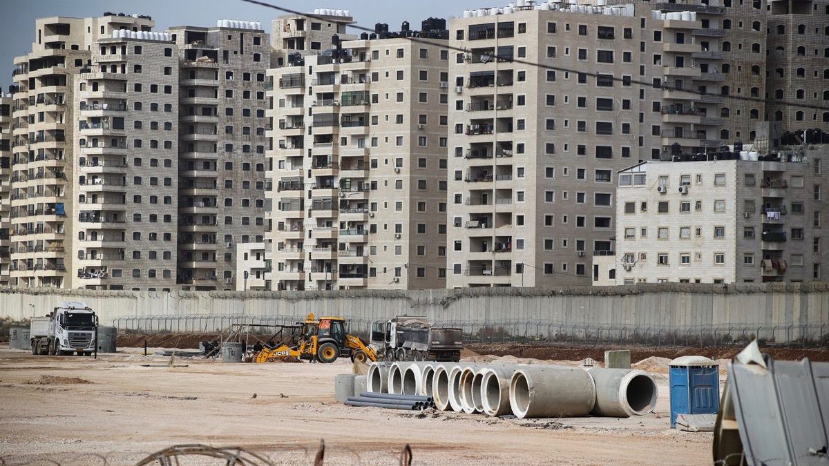 Israeli settlement at Atarot delayed