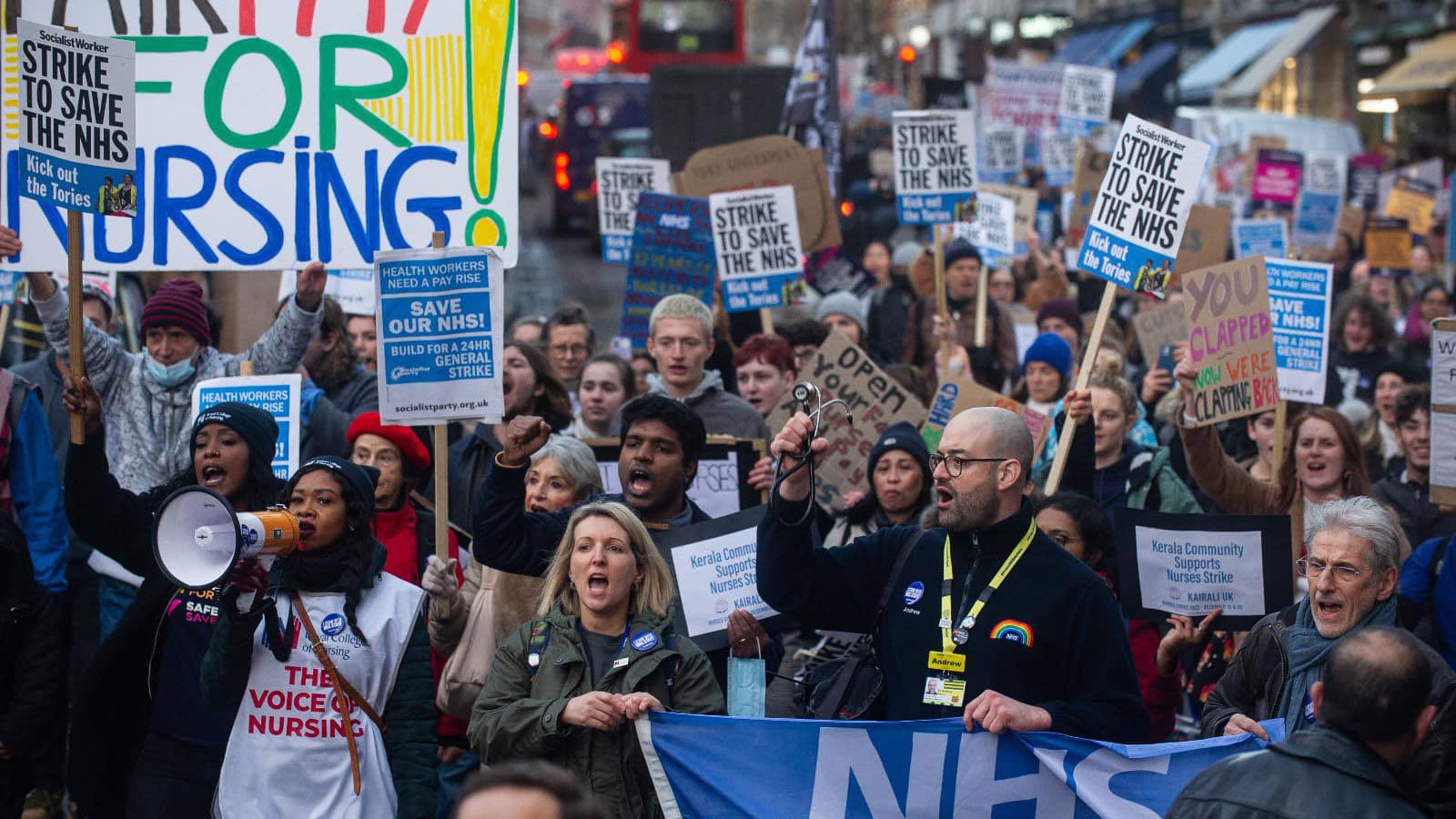 Health workers in UK intensify their fight for fair wages and dignity