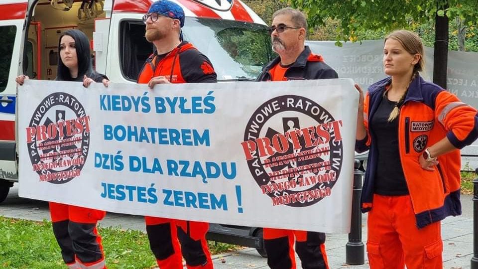 Polish health workers mobilize to save a dying health system