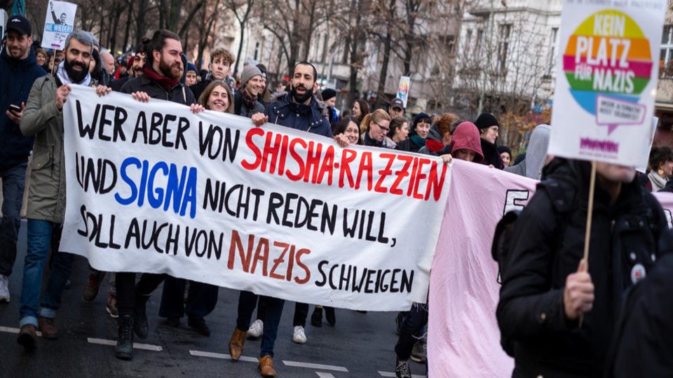 Berliners march against far-right violence