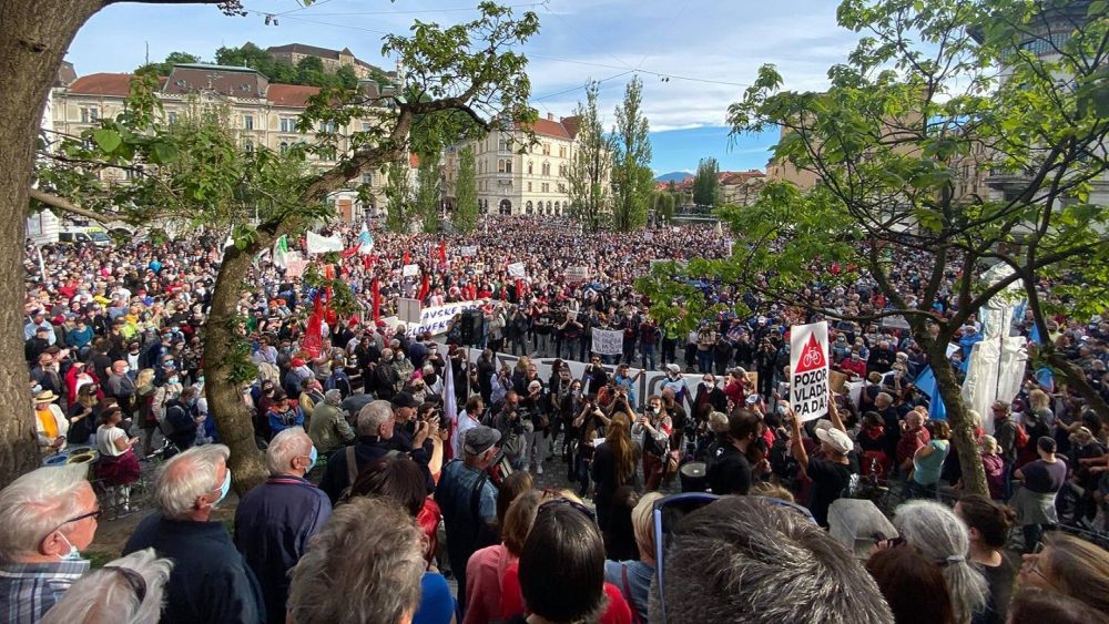 Massive demonstration in Ljubljana demands resignation of Slovenian government and fresh elections