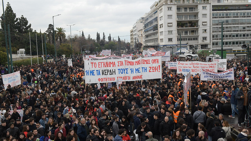 Greek trade unions call for new mass protests over Tempi train crash