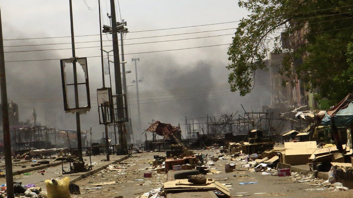 With fighting expected to intensify between Sudan’s military rulers, civilians brace for the worst. Pro-democracy forces lead relief work