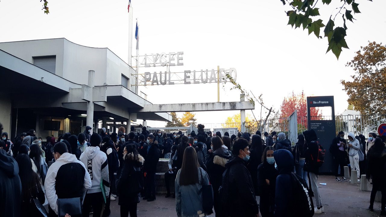 French school students hit the streets seeking safety measures amid COVID-19 spike
