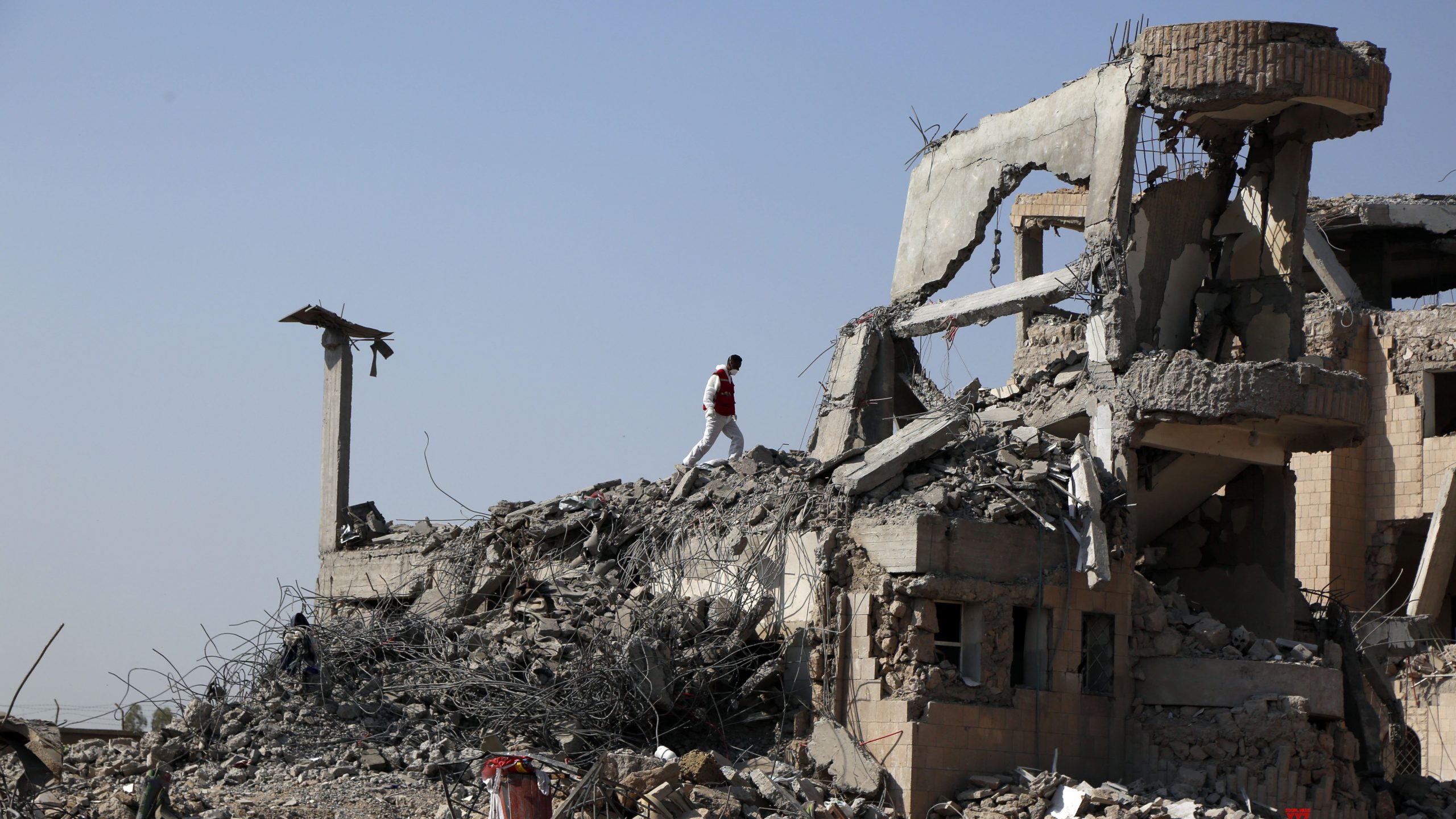 Saudi-led military coalition bombs Yemen again