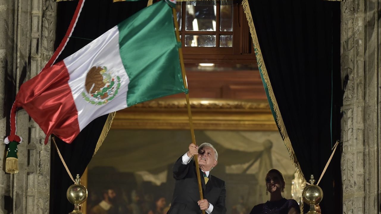 AMLO marks the end of presidency with moving address to masses of people