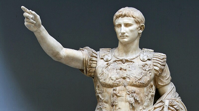 statue of ceaser augustus