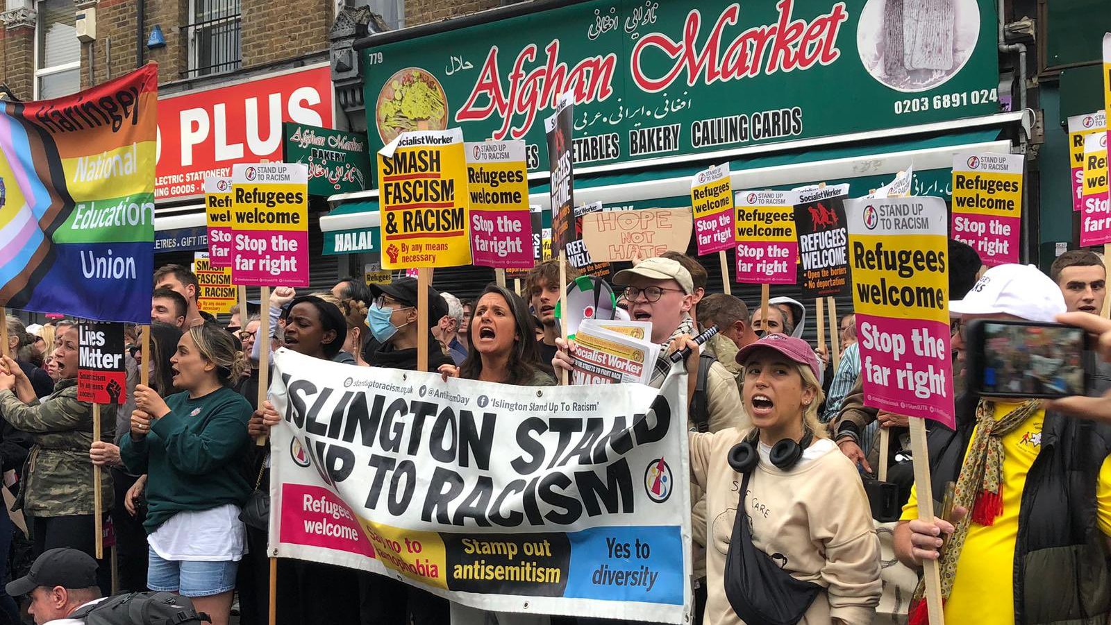 Anti-fascists outnumber far-right protesters in rallies across Britain