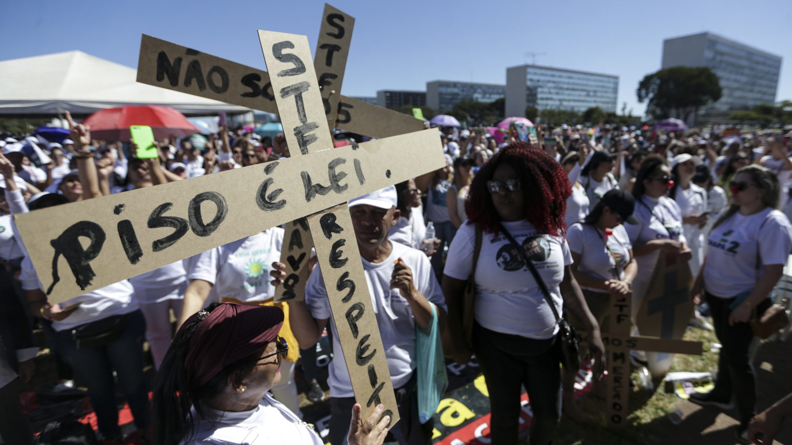 Private sector stalls implementation of nurses’ minimum wage in Brazil