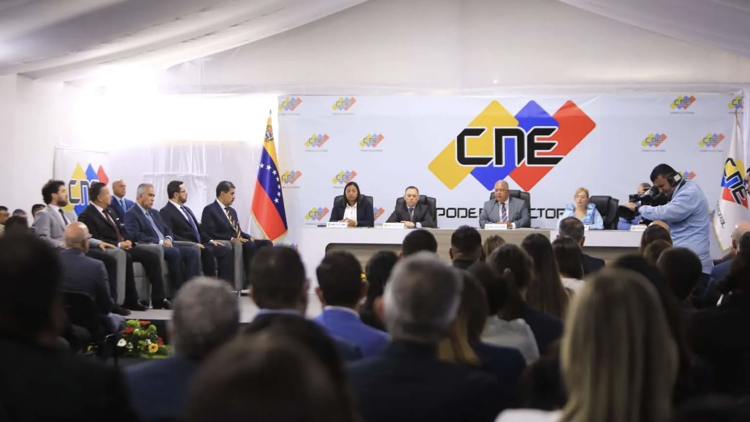 Venezuelan presidential candidates pledge to respect July 28 election results