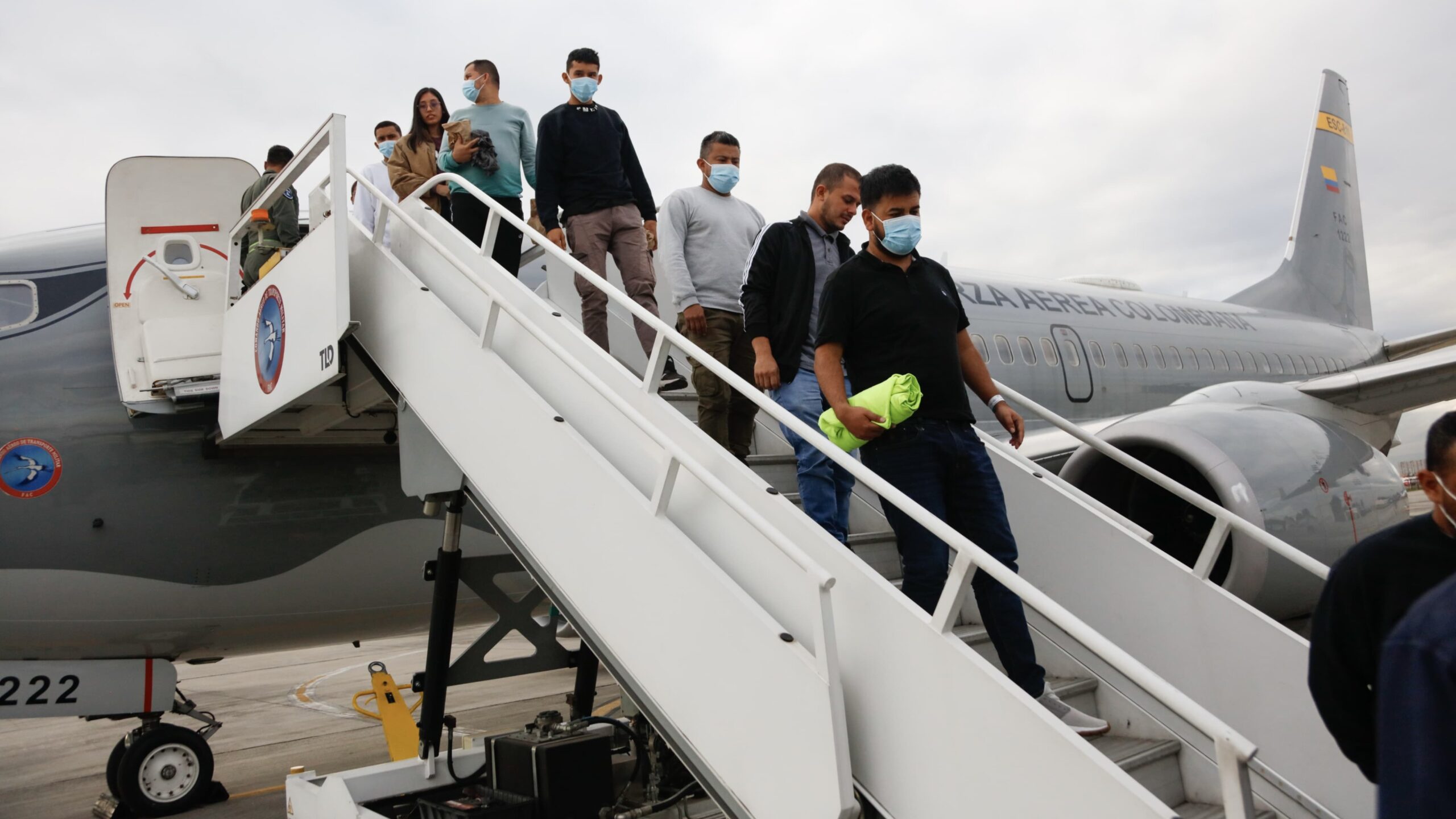 Petro’s stand for dignity: Deported migrants return to Colombia without handcuffs