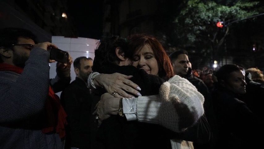 Argentina’s Cristina Fernández de Kirchner survives an assassination attempt