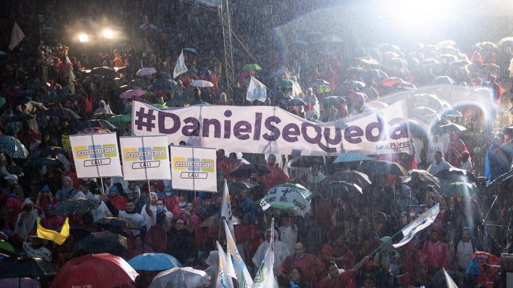 Progressive leaders in Colombia reject the suspension of the mayor of Medellín