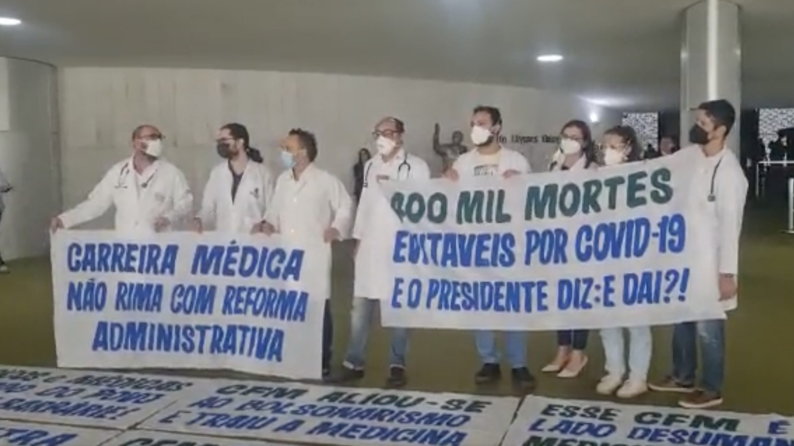 In four years of Bolsonaro, healthcare lost funding, quality and reach