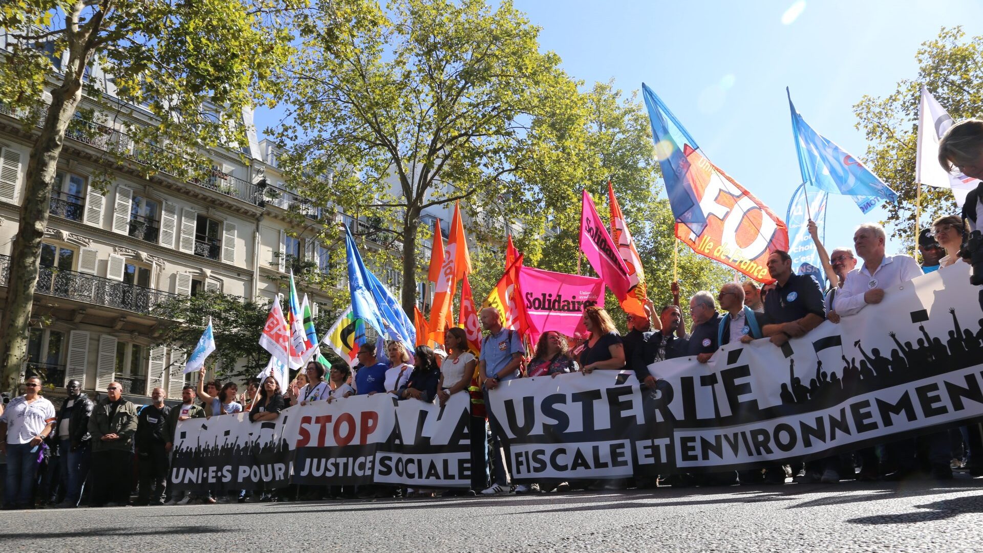 Hundreds of strike actions across France demand end to austerity