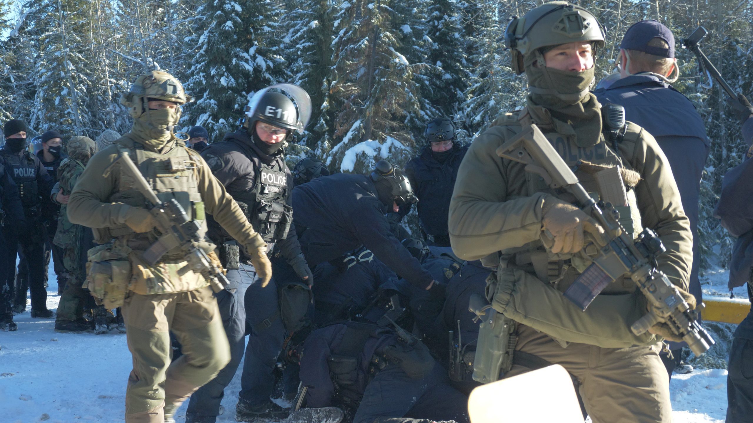 Canada’s Indigenous communities brave police violence to block pipeline project