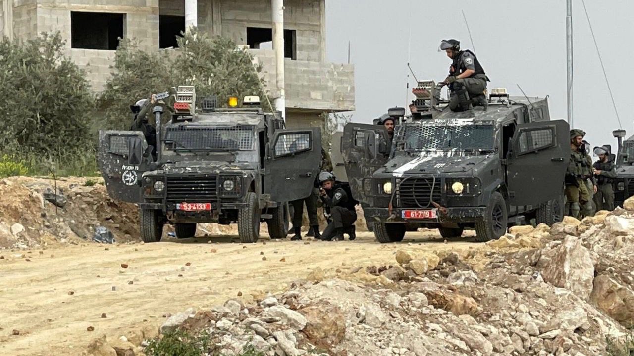 Israeli Settlers illegal outpost