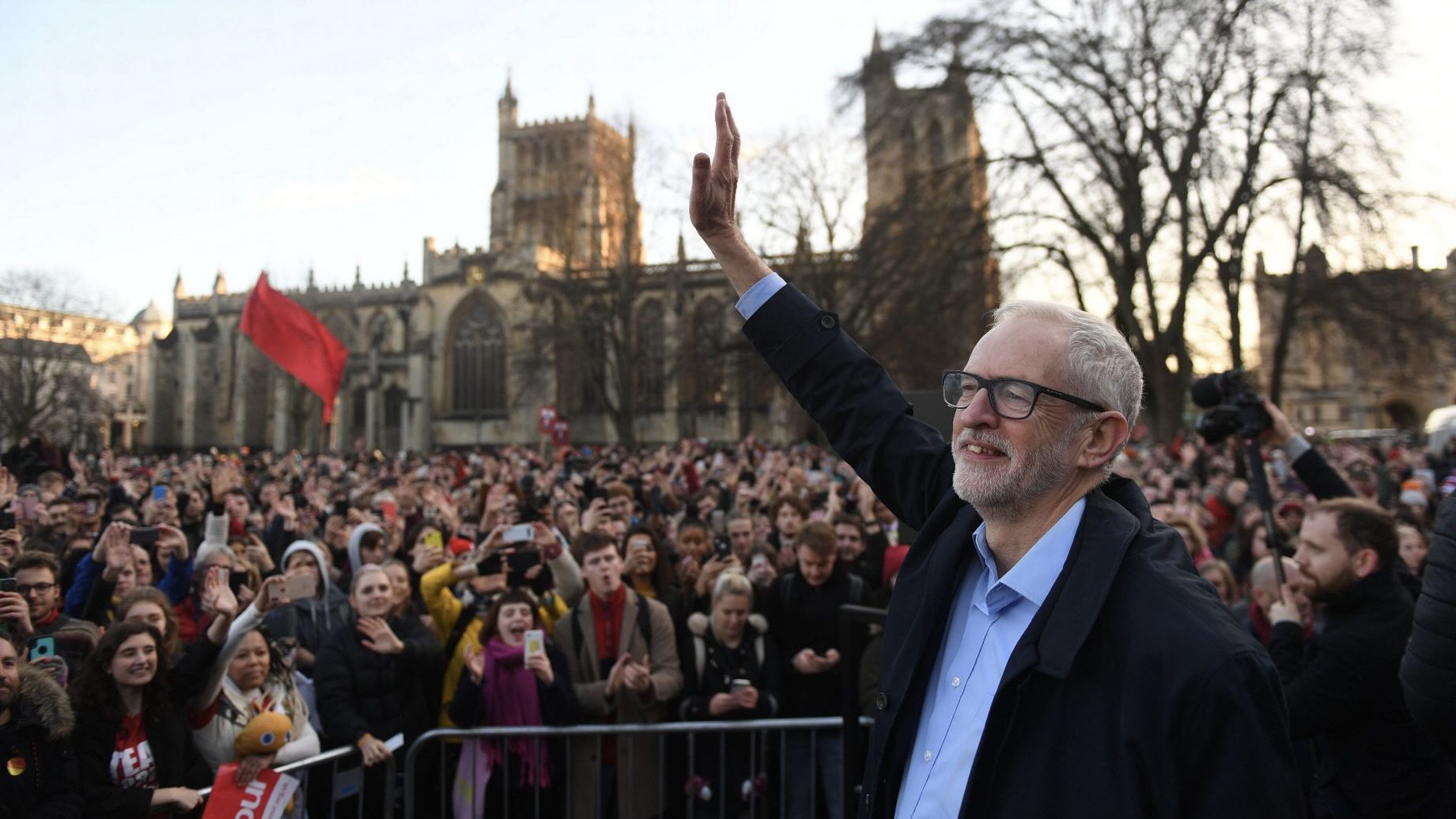 Starmer bans Jeremy Corbyn from running as a Labour candidate