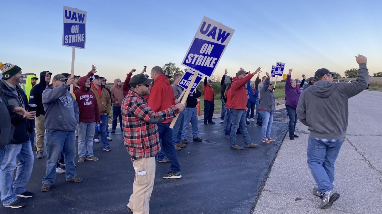10,000 John Deere workers begin largest US private sector strike in years