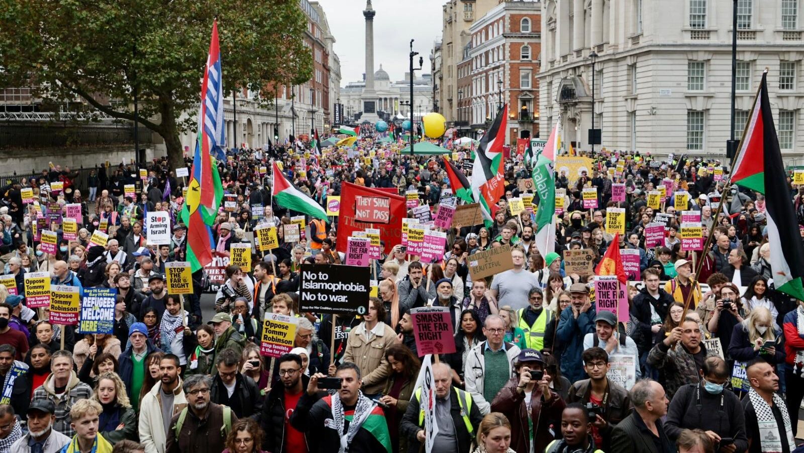 Thousands of workers challenge far-right in London march