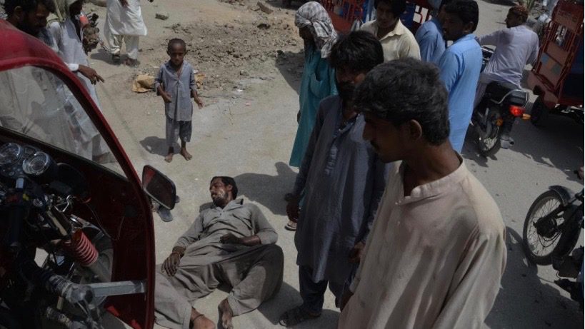 Pakistan daily wagers heat wave