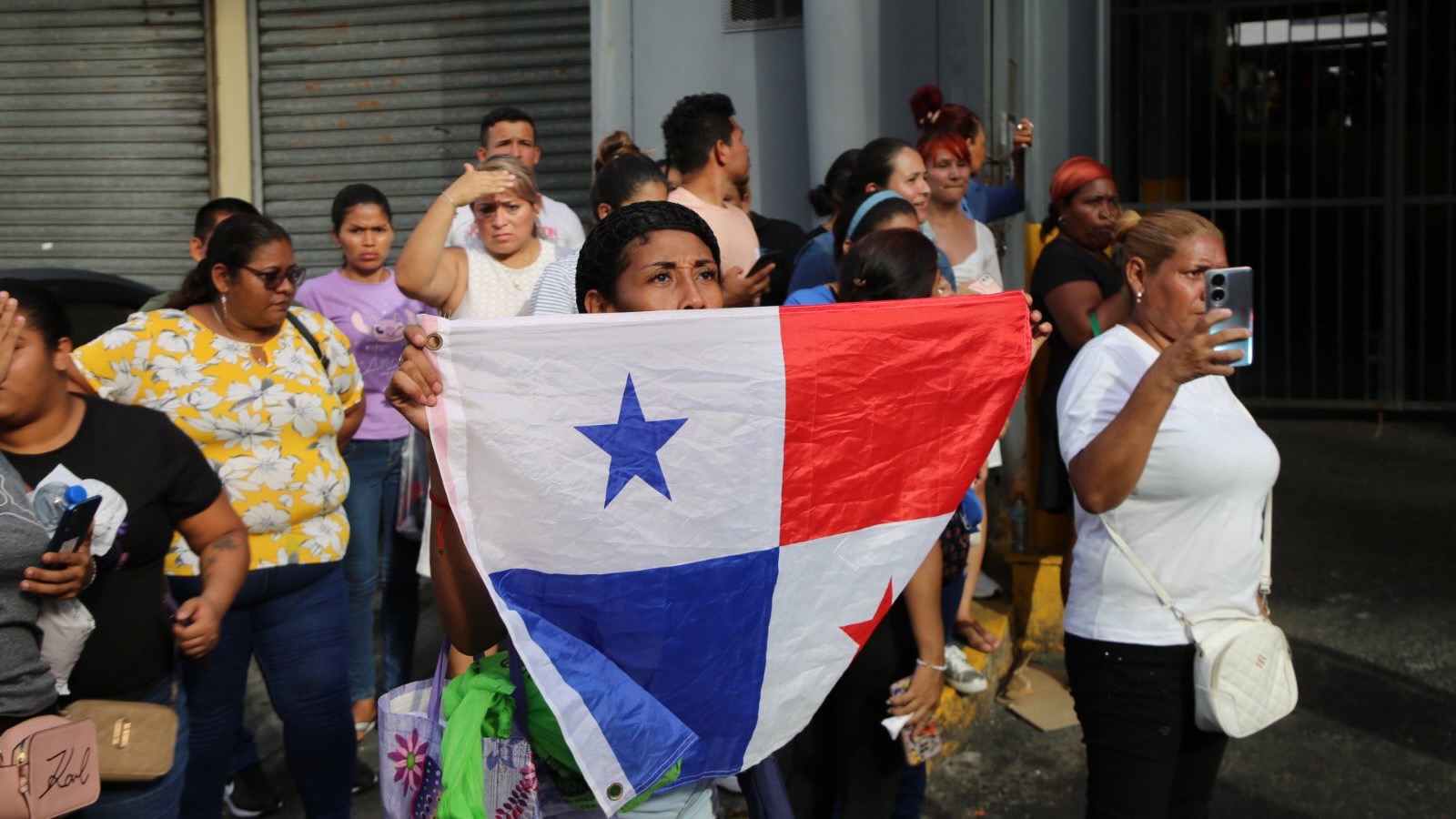 Panamanian police arrest over 400 during protests against the privatization of Social Security