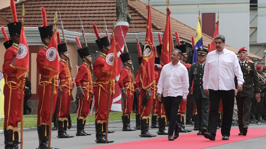 Gustavo Petro and Nicolás Maduro hold historic meeting in Caracas