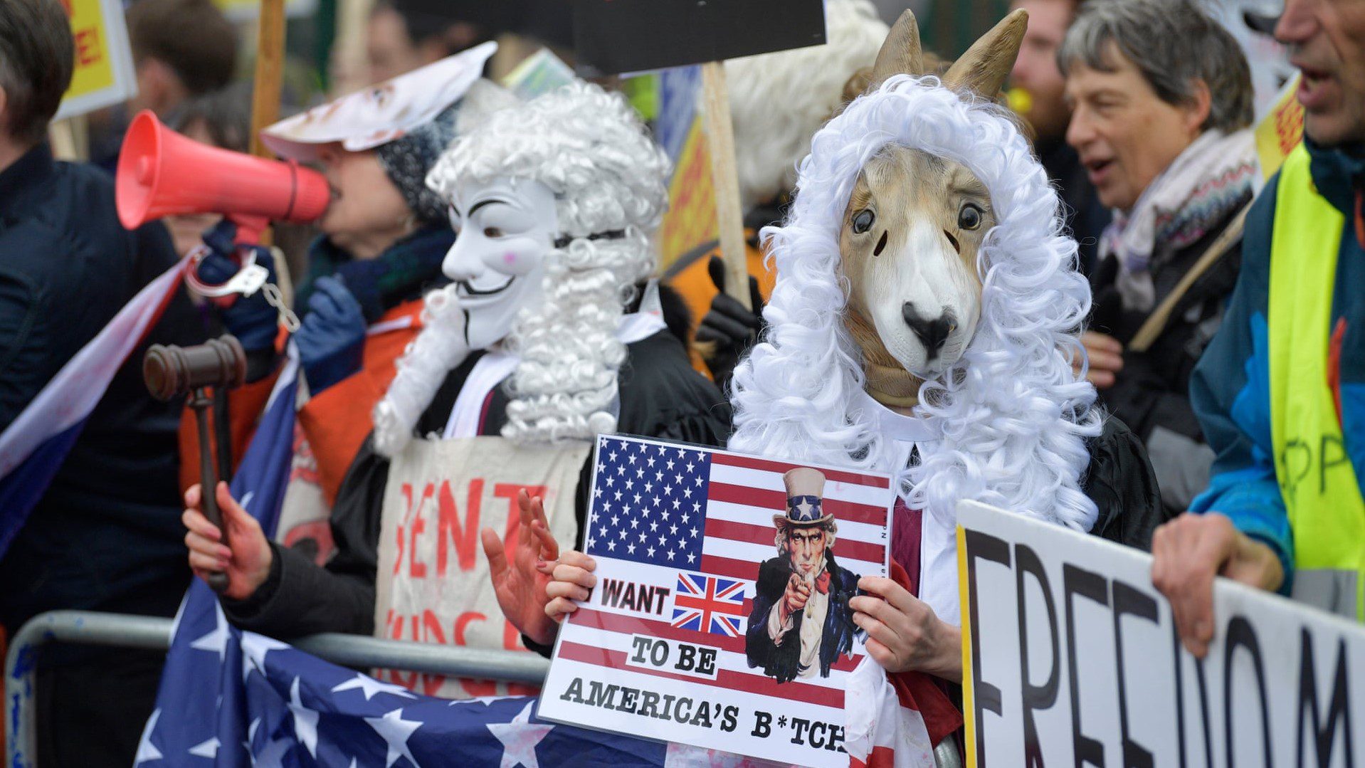 Pro-assange protest