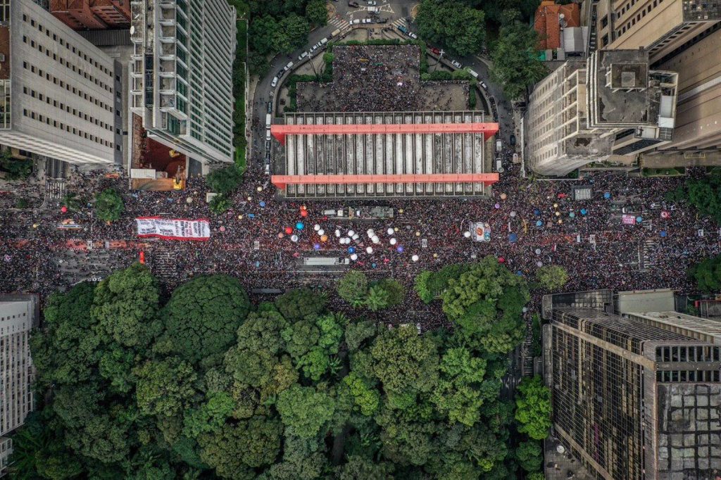 Protest in defense of education in Brazil 2