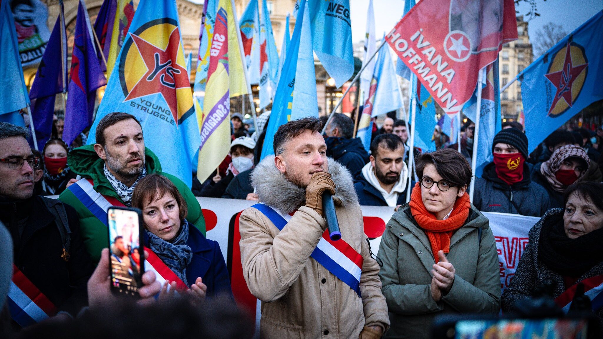French trade unions respond to fascist attacks in Paris