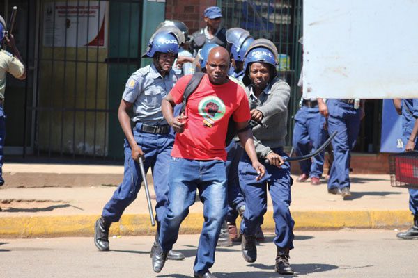 33 Zimbabwean trade unionists arrested ahead of nation-wide protests