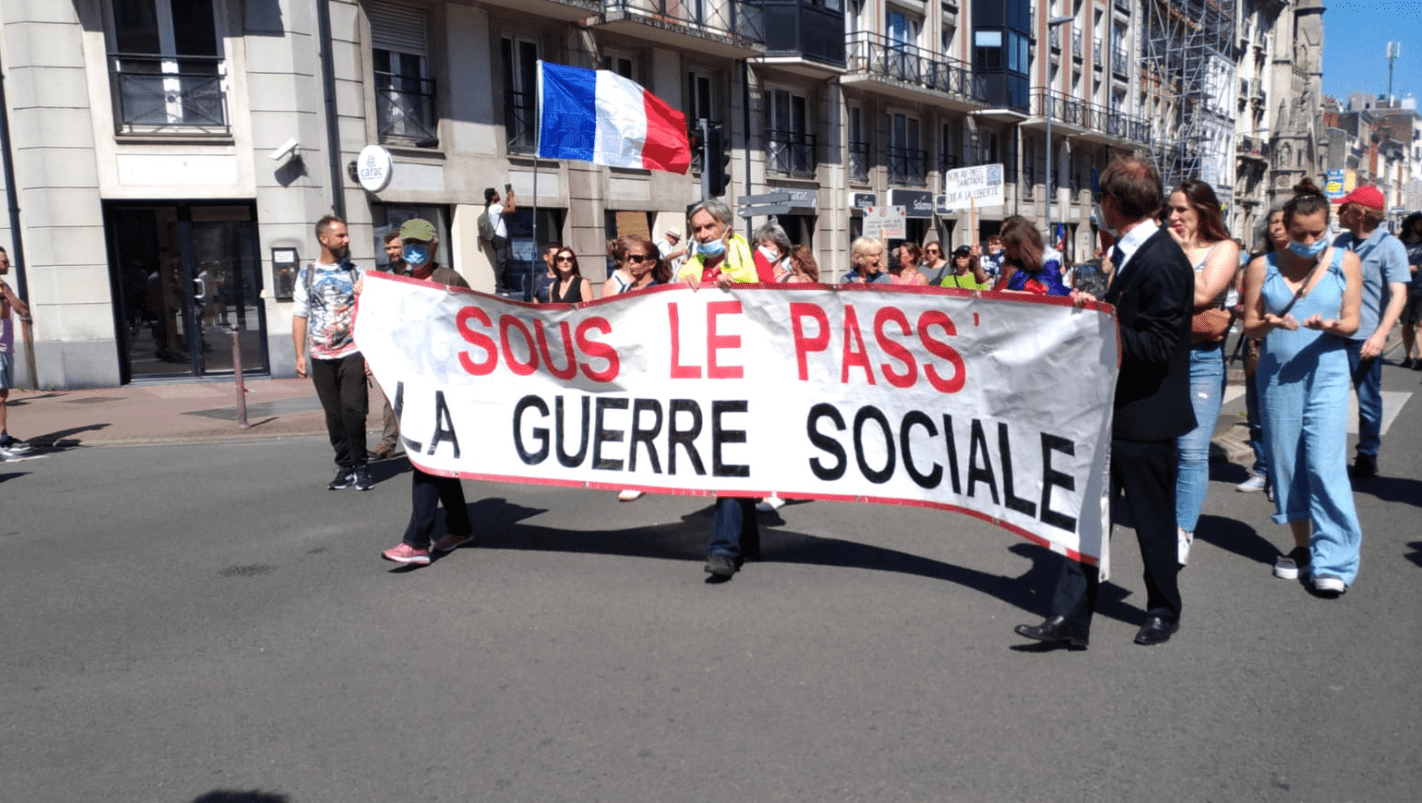 Workers in France protest for health democracy