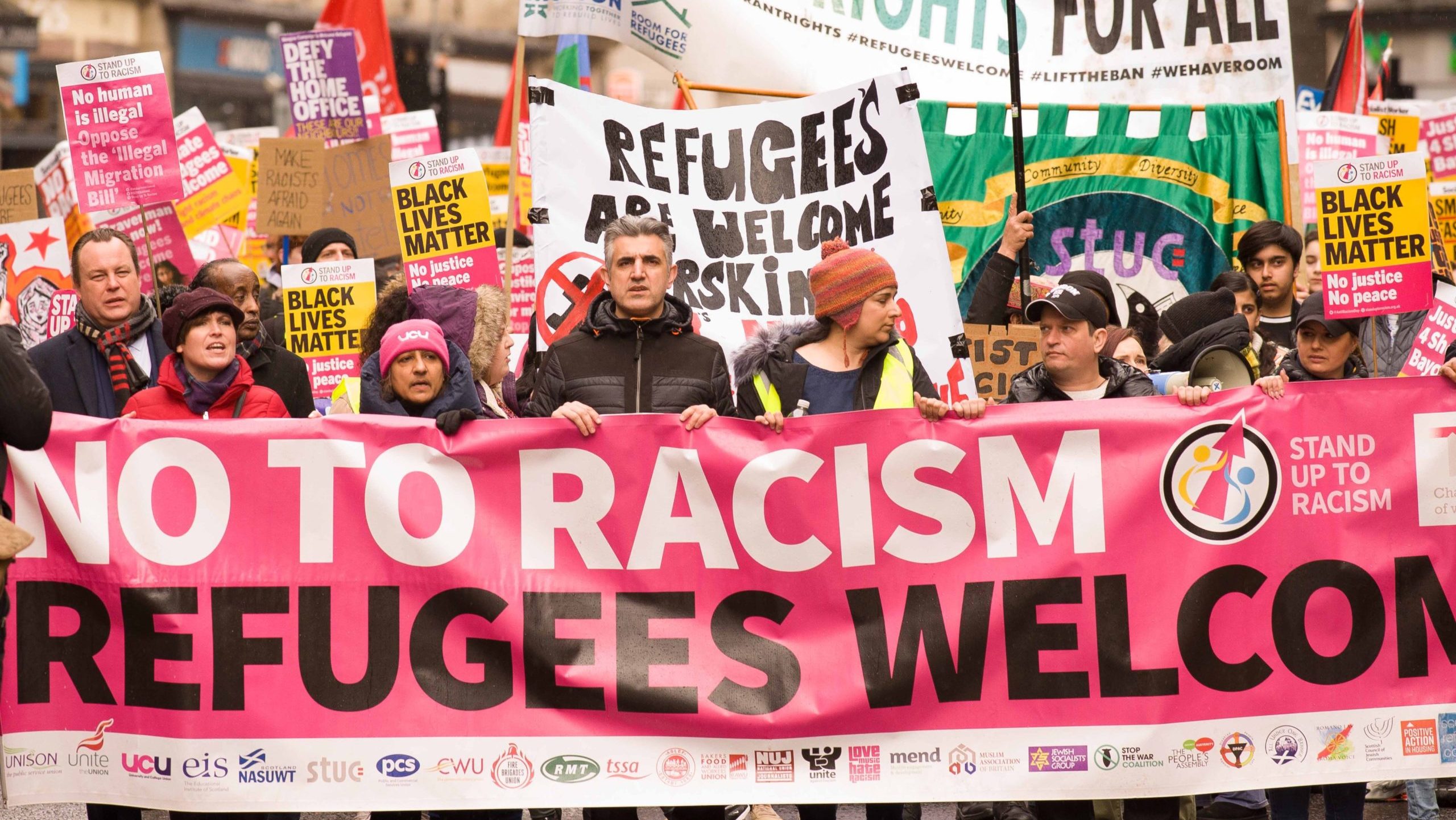 Communities in Britain rebuild after weekend of far-right destruction