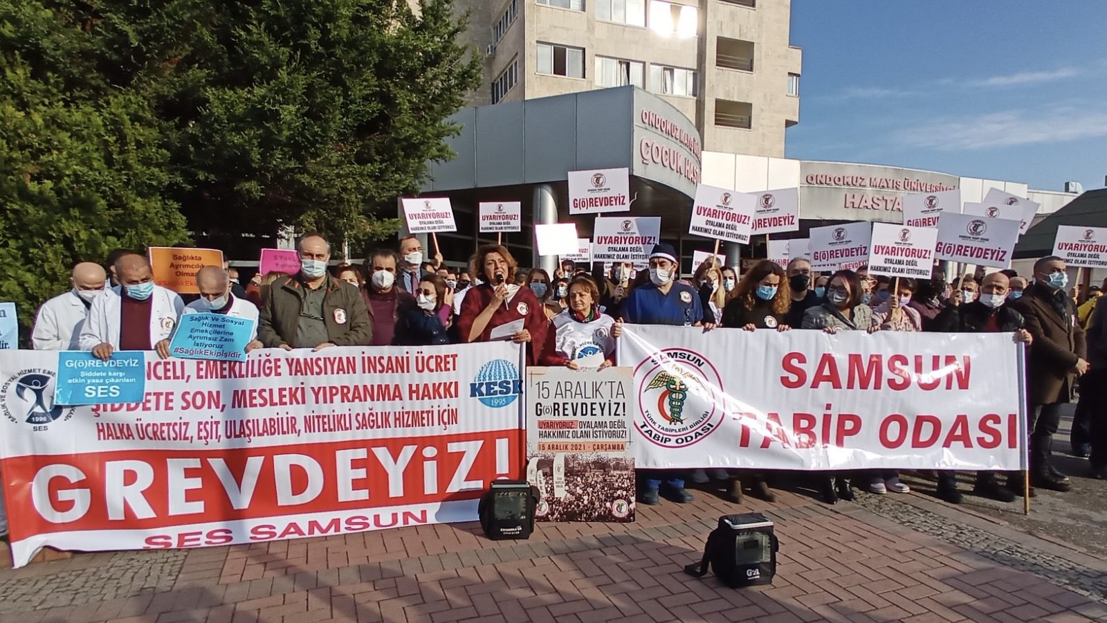 White coats shine a light on Turkey’s precarious health system