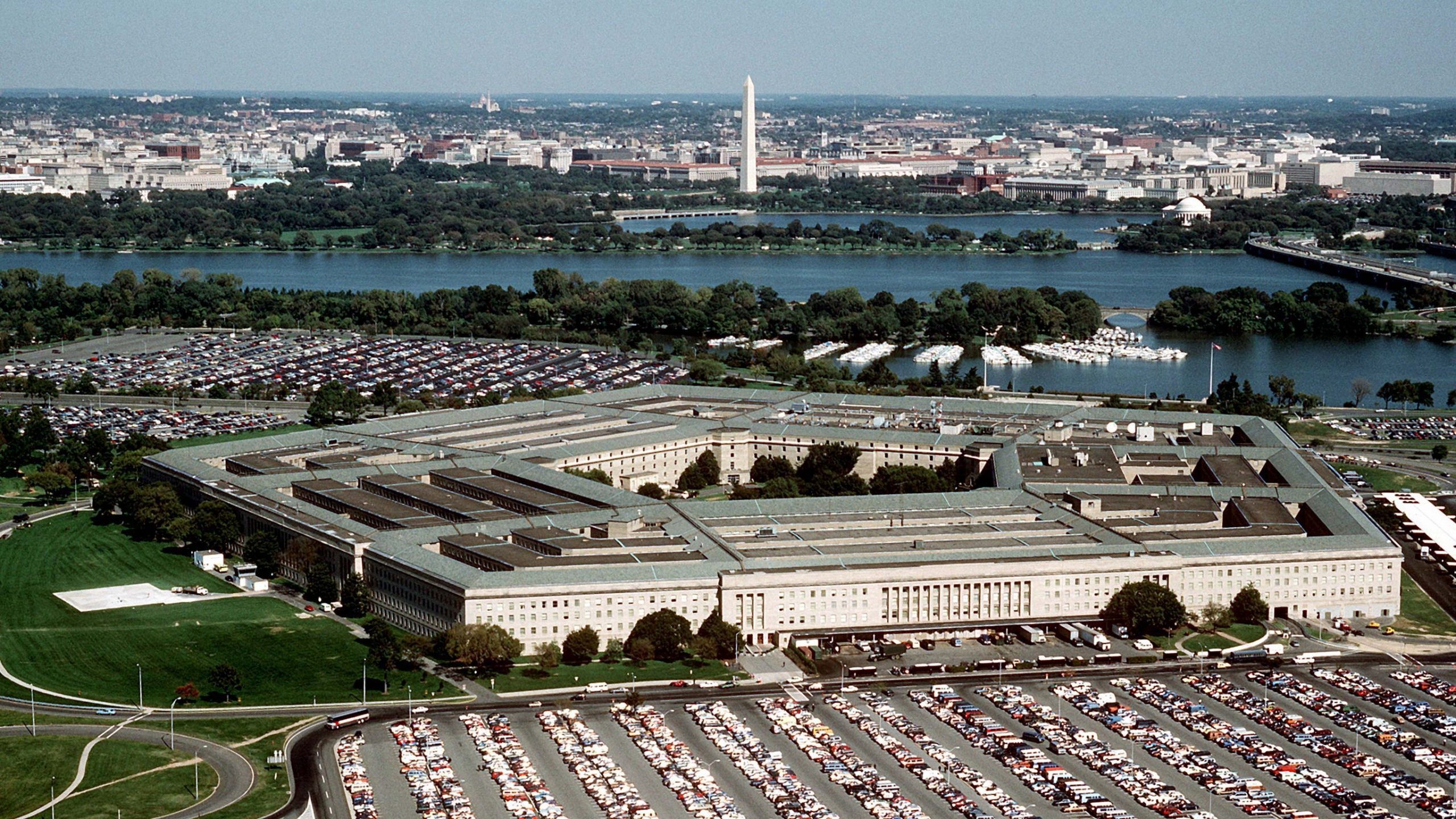 Almost 7 trillion dollars spent by US on defense since 2001 went to private companies