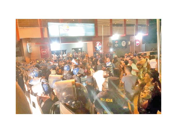 Citizens’ protest against mayor in Concepción, Paraguay enters fifth month