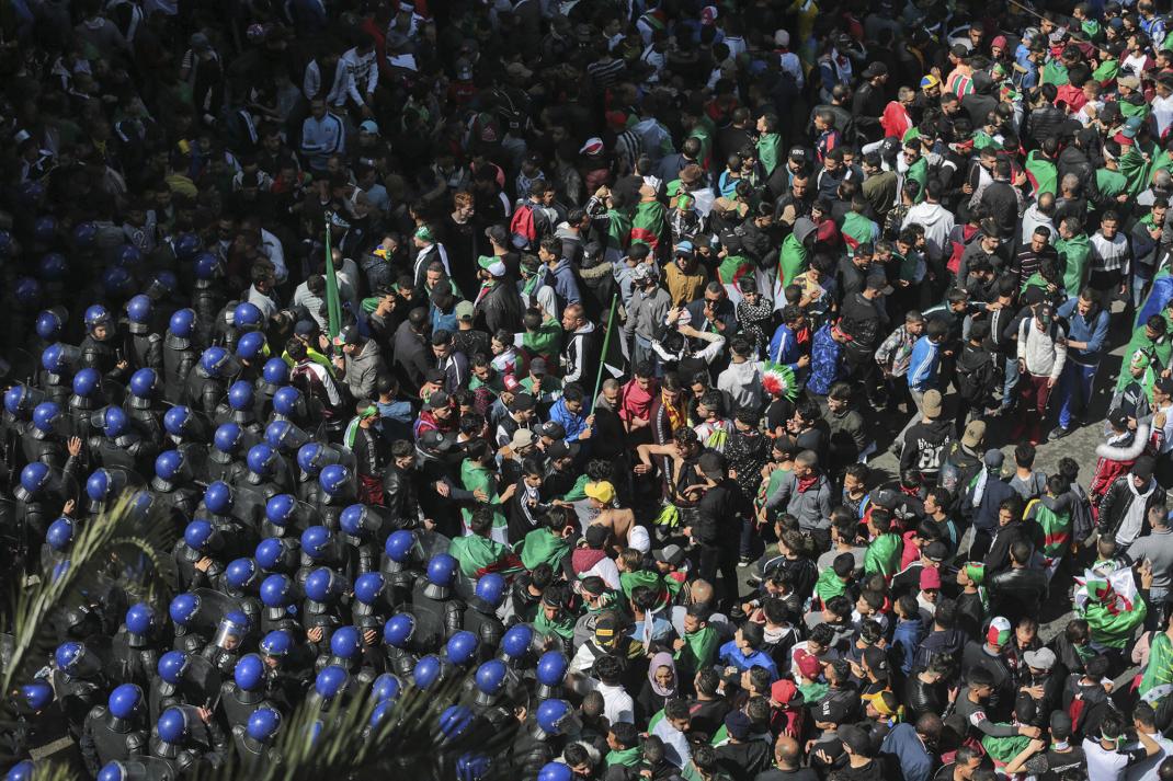In Algeria, tens of thousands rise up against the “gang”