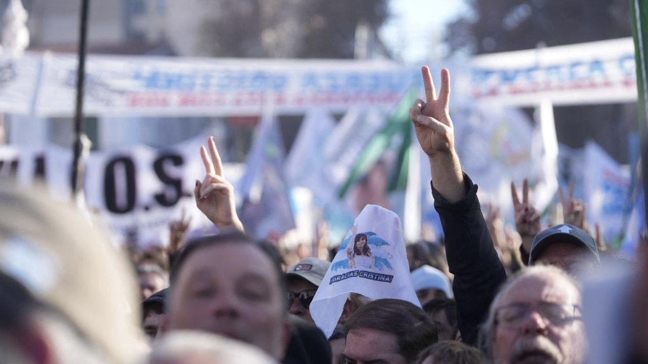 “We will return,” former Argentine president Cristina Fernández tells supporters
