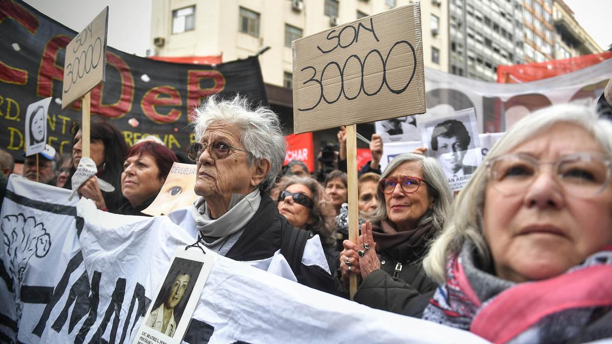 Widespread rejection of far-right event in Buenos Aires denying crimes of dictatorship