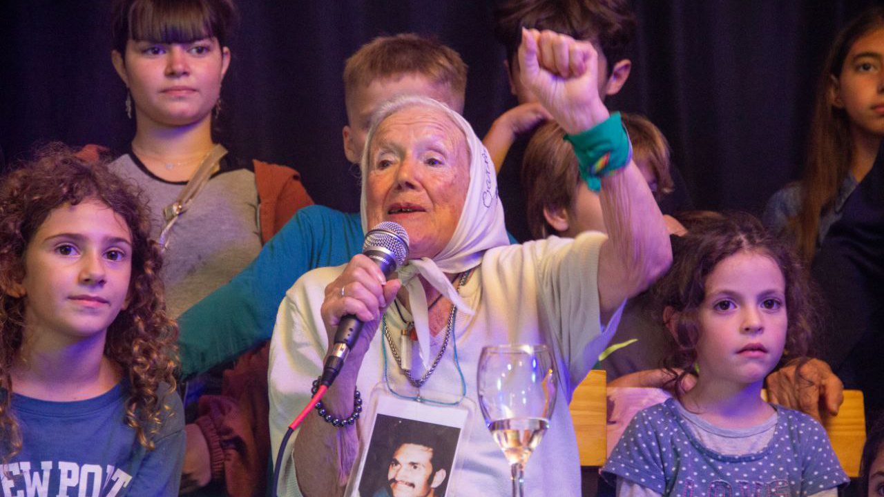 Norita Cortiñas: “If we don’t pay the foreign debt there would be no more poor people”