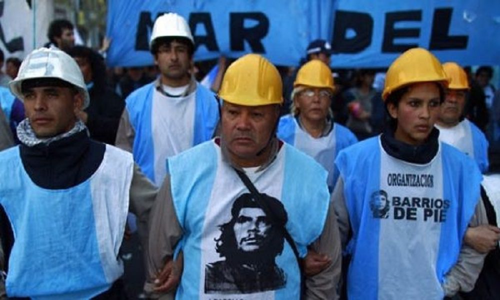 Contracts of over 6,000 employees in jeopardy as Macri imposes hiring freeze