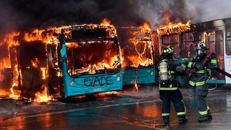 State of emergency declared in Chile amid mass protests against transportation fare hike
