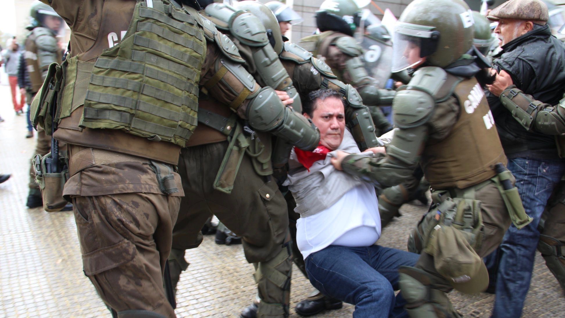 Violent police repression during national protest in Chile